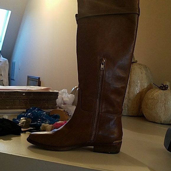 Boots - Picture 3 of 7